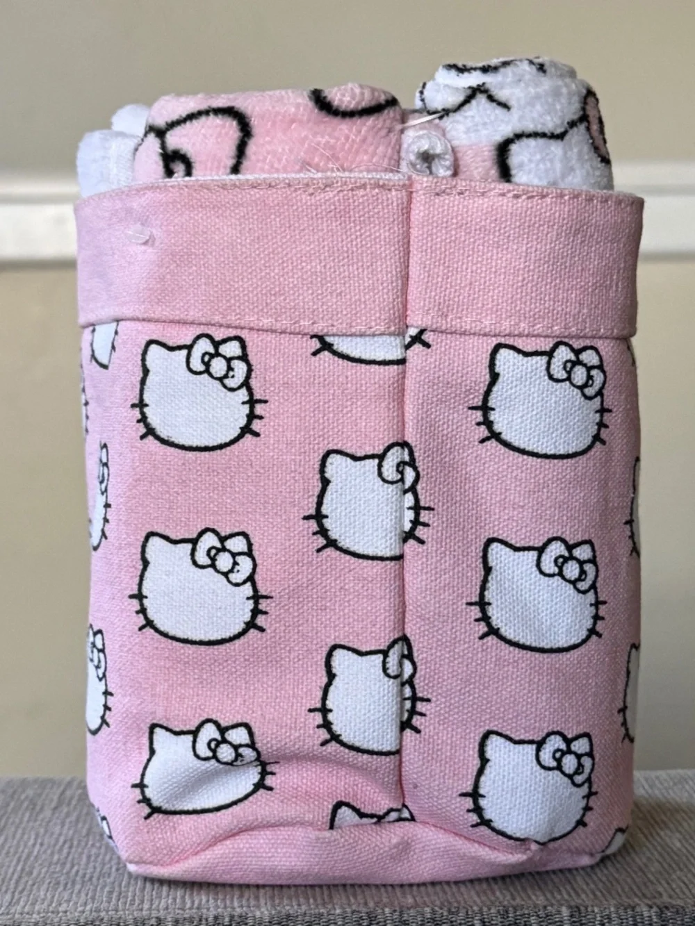 Hello Kitty 5 Pack Washcloth Caddy Set